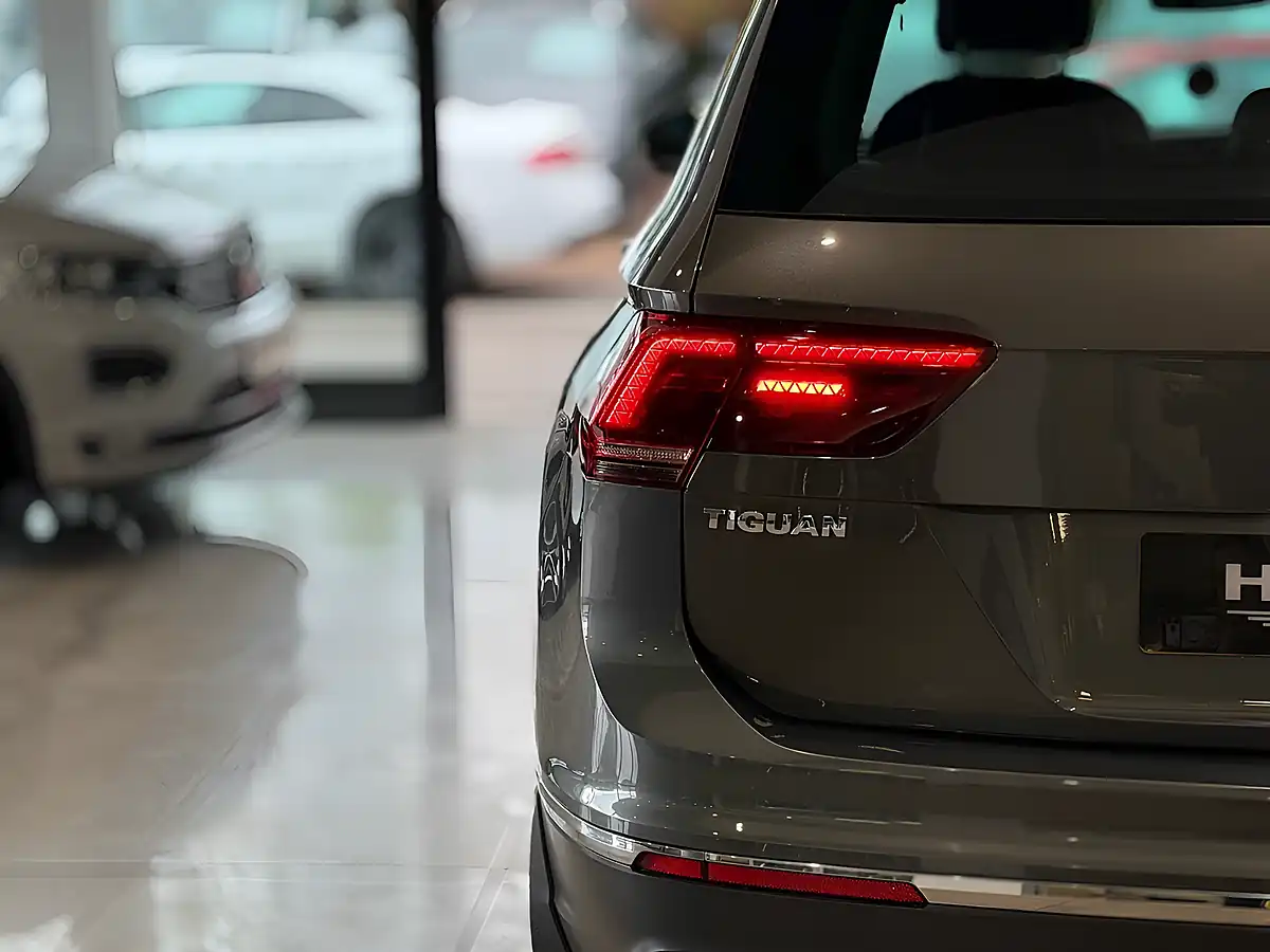 Used 2016 Volkswagen Tiguan Sel Grey - Interior and Exterior details 7