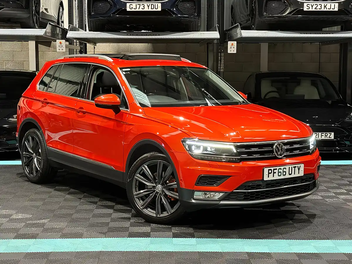 Used 2016 Volkswagen Tiguan Sel Orange - Front View
