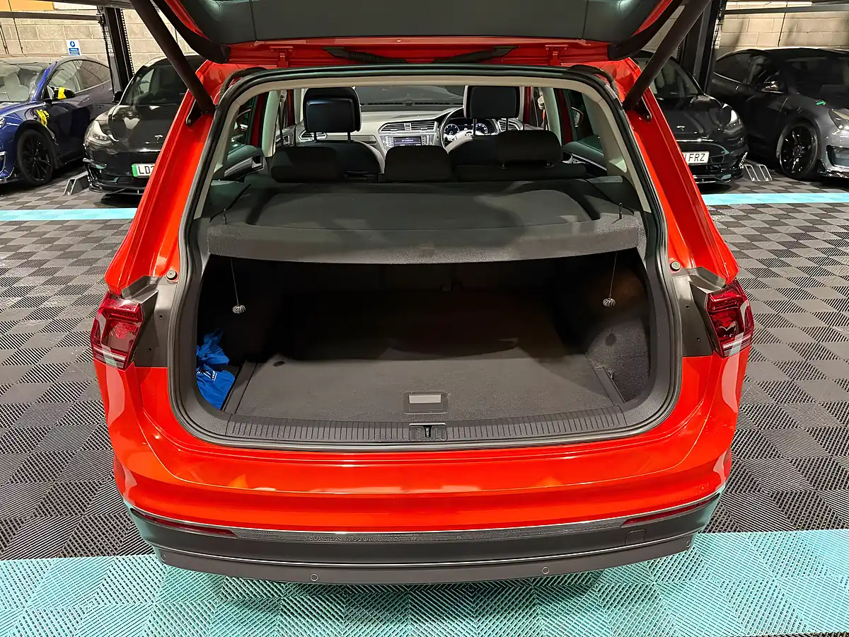 Used 2016 Volkswagen Tiguan Sel Orange - Interior and Exterior details 14