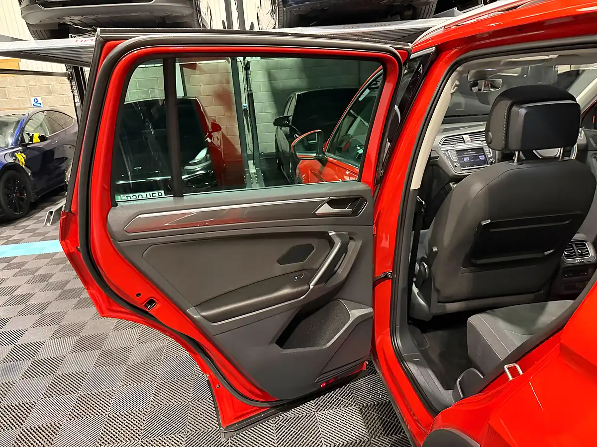 Used 2016 Volkswagen Tiguan Sel Orange - Interior and Exterior details 15
