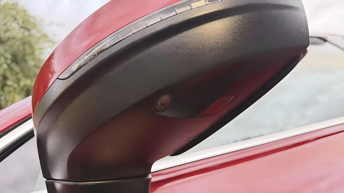 Used 2016 Volkswagen Tiguan Sel Red - Interior and Exterior details 12