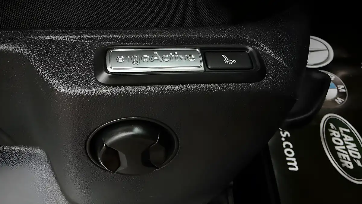 Used 2016 Volkswagen Tiguan Sel Red - Interior and Exterior details 16