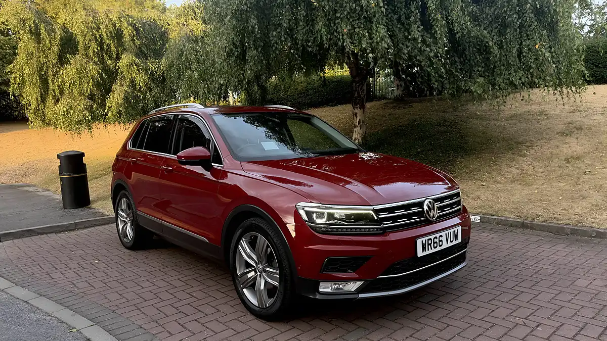 Used 2016 Volkswagen Tiguan Sel Red - Interior and Exterior details 2