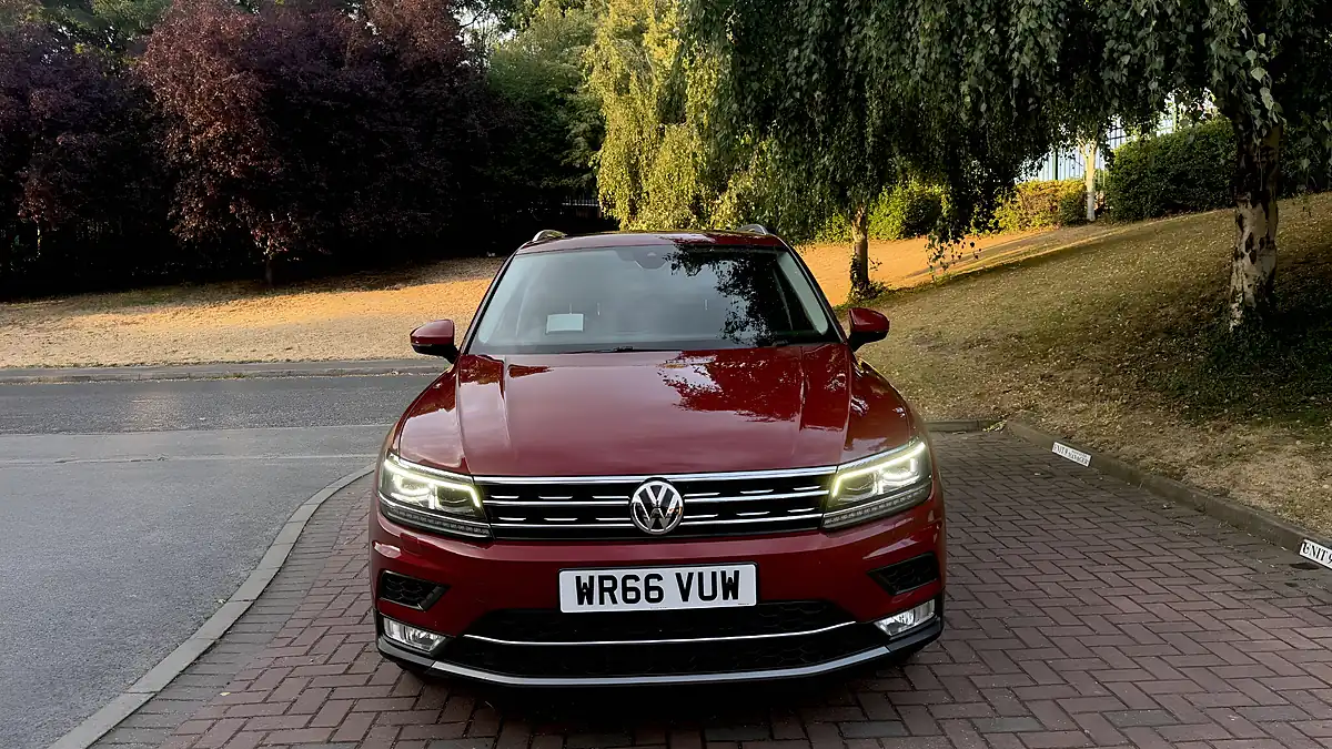 Used 2016 Volkswagen Tiguan Sel Red - Interior and Exterior details 3