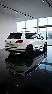 Used 2016 Volkswagen Touareg Bluemotion Tech R-Line White - Interior and Exterior details 12