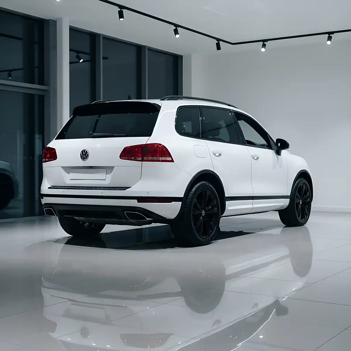 Used 2016 Volkswagen Touareg Bluemotion Tech R-Line White - Interior and Exterior details 17