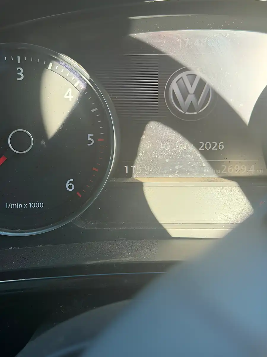 Used 2016 Volkswagen Touareg Bluemotion Tech R-Line White - Interior and Exterior details 18