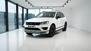 Used 2016 Volkswagen Touareg Bluemotion Tech R-Line White - Interior and Exterior details 6