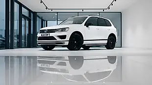 Used 2016 Volkswagen Touareg Bluemotion Tech R-Line White - Interior and Exterior details 8