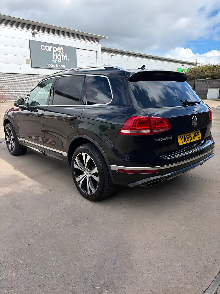 Used 2016 Volkswagen Touareg R-Line Black - Interior and Exterior details 3