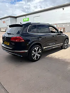 Used 2016 Volkswagen Touareg R-Line Black - Interior and Exterior details 5