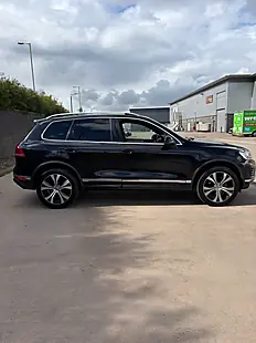 Used 2016 Volkswagen Touareg R-Line Black - Interior and Exterior details 6