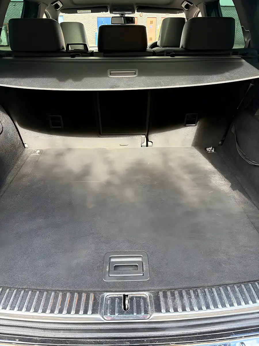 Used 2016 Volkswagen Touareg R-Line Black - Interior and Exterior details 9