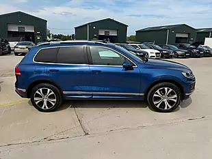 Used 2016 Volkswagen Touareg R-Line Blue - Interior and Exterior details 10