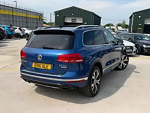 Used 2016 Volkswagen Touareg R-Line Blue - Interior and Exterior details 11