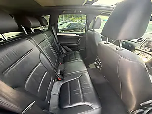 Used 2016 Volkswagen Touareg R-Line Blue - Interior and Exterior details 16