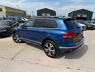 Used 2016 Volkswagen Touareg R-Line Blue - Interior and Exterior details 8