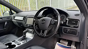 Used 2016 Volkswagen Touareg R-Line Blue - Interior and Exterior details 11