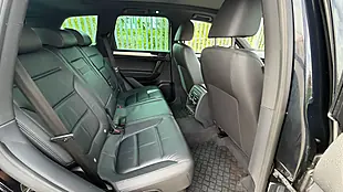 Used 2016 Volkswagen Touareg R-Line Blue - Interior and Exterior details 13