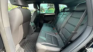 Used 2016 Volkswagen Touareg R-Line Blue - Interior and Exterior details 14