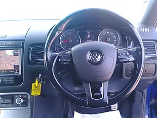 Used 2016 Volkswagen Touareg R-Line Blue - Interior and Exterior details 13