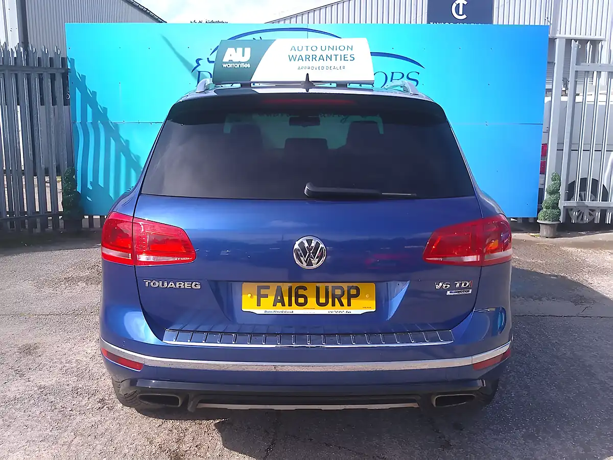 Used 2016 Volkswagen Touareg R-Line Blue - Interior and Exterior details 5