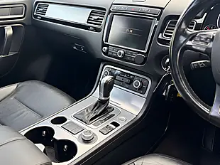 Used 2016 Volkswagen Touareg R-Line Deep Black - Interior and Exterior details 14