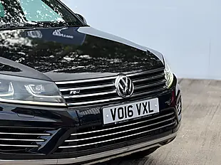 Used 2016 Volkswagen Touareg R-Line Deep Black - Interior and Exterior details 2