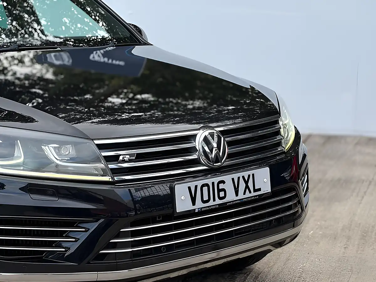 Used 2016 Volkswagen Touareg R-Line Deep Black - Interior and Exterior details 2