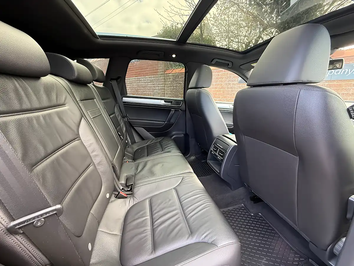 Used 2016 Volkswagen Touareg R-Line Grey - Interior and Exterior details 12
