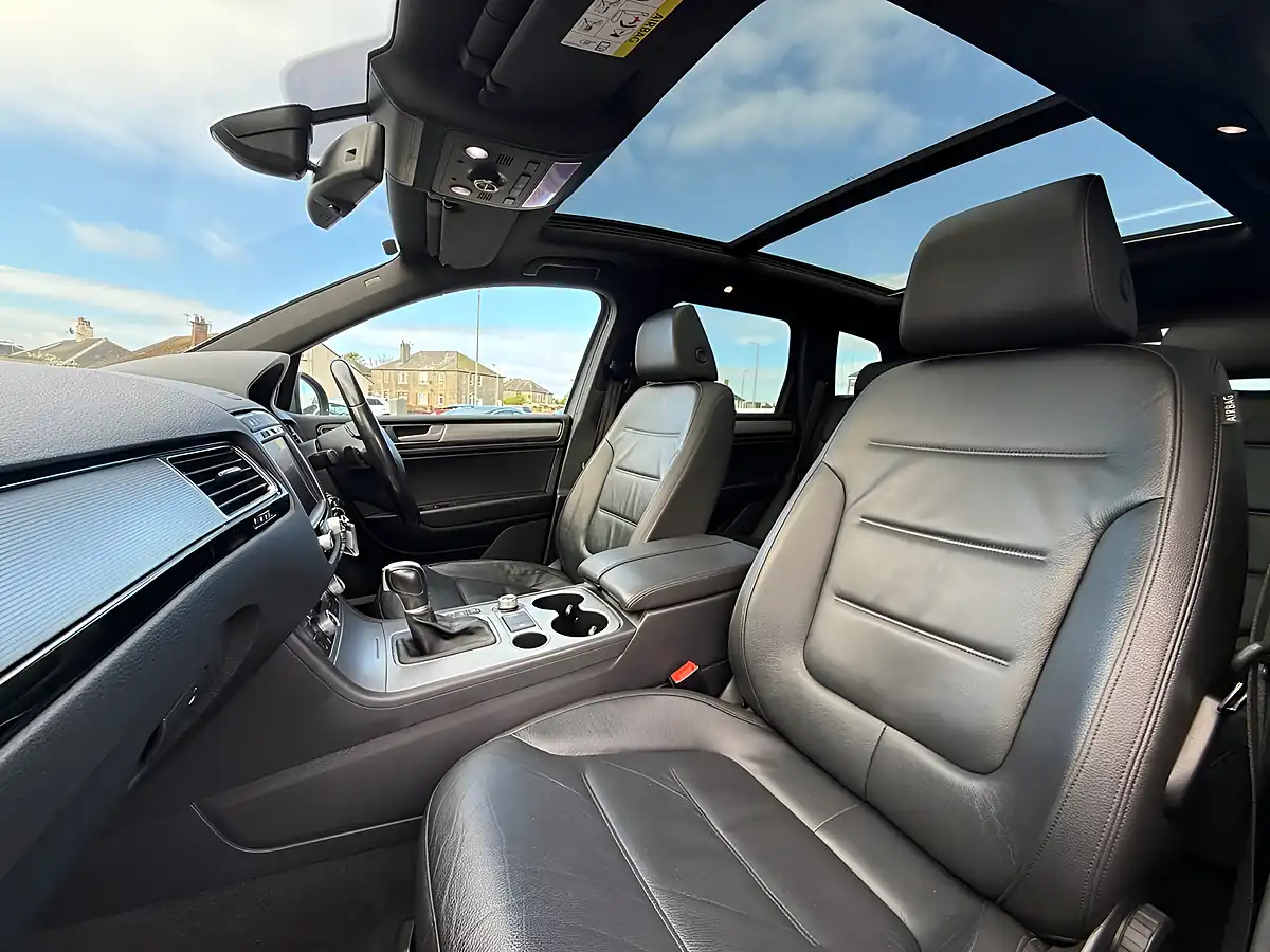 Used 2016 Volkswagen Touareg R-Line Grey - Interior and Exterior details 14