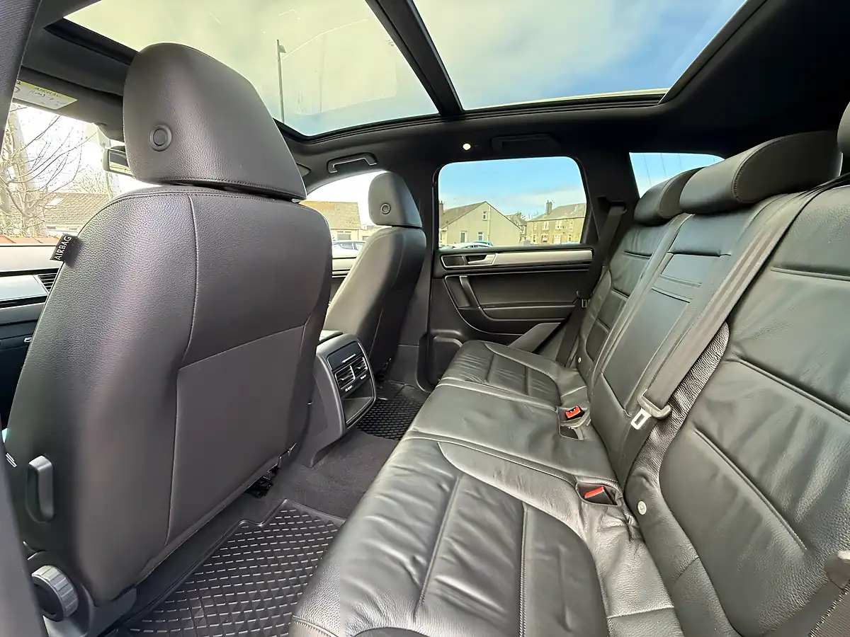 Used 2016 Volkswagen Touareg R-Line Grey - Interior and Exterior details 15