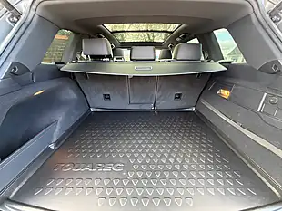 Used 2016 Volkswagen Touareg R-Line Grey - Interior and Exterior details 16