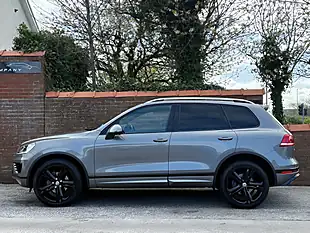 Used 2016 Volkswagen Touareg R-Line Grey - Interior and Exterior details 4