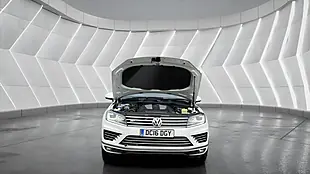 Used 2016 Volkswagen Touareg R-Line White - Interior and Exterior details 10