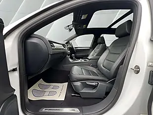 Used 2016 Volkswagen Touareg R-Line White - Interior and Exterior details 18