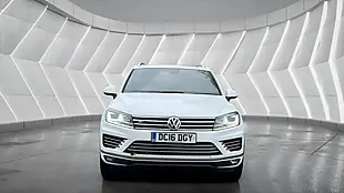 Used 2016 Volkswagen Touareg R-Line White - Interior and Exterior details 2