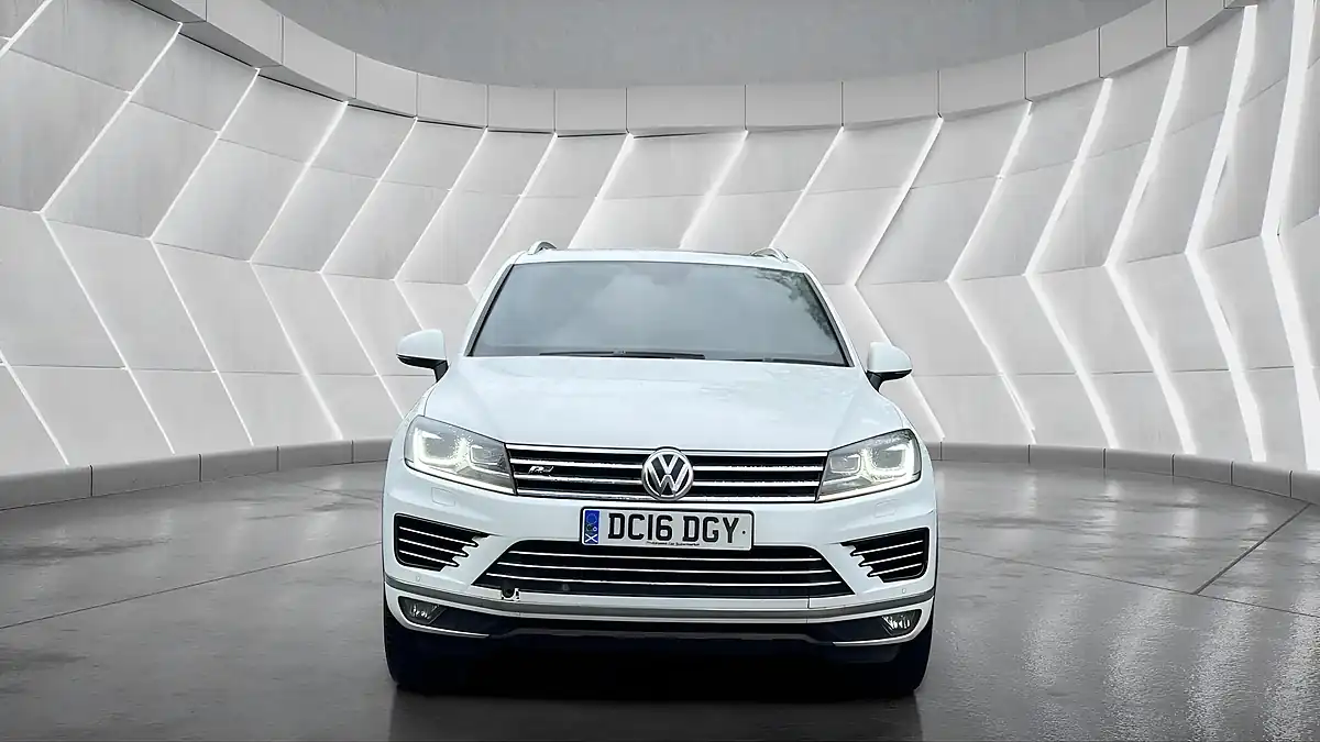 Used 2016 Volkswagen Touareg R-Line White - Interior and Exterior details 2