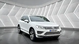 Used 2016 Volkswagen Touareg R-Line White - Interior and Exterior details 4