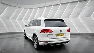 Used 2016 Volkswagen Touareg R-Line White - Interior and Exterior details 7