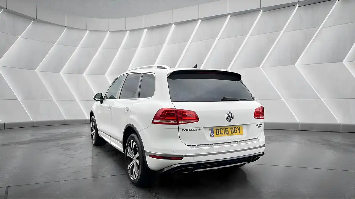 Used 2016 Volkswagen Touareg R-Line White - Interior and Exterior details 7