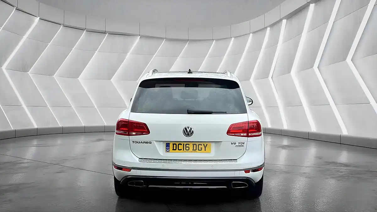 Used 2016 Volkswagen Touareg R-Line White - Interior and Exterior details 8