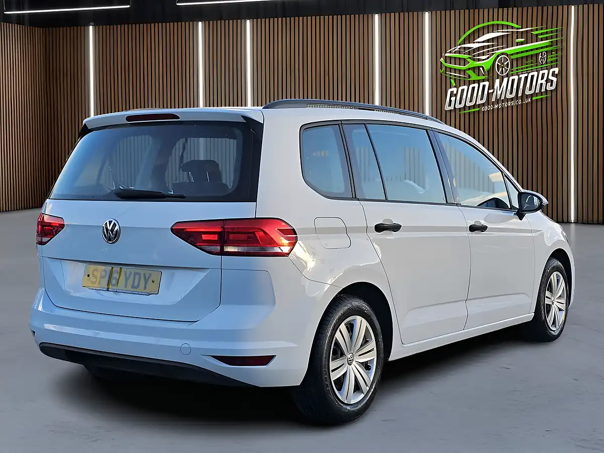Used 2016 Volkswagen Touran Bluemotion Tech S White - Interior and Exterior details 10