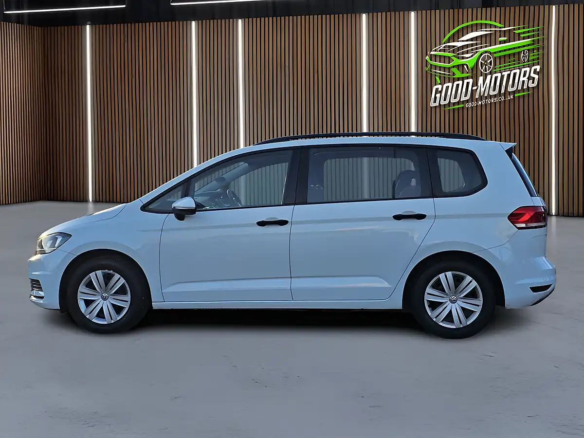 Used 2016 Volkswagen Touran Bluemotion Tech S White - Interior and Exterior details 12