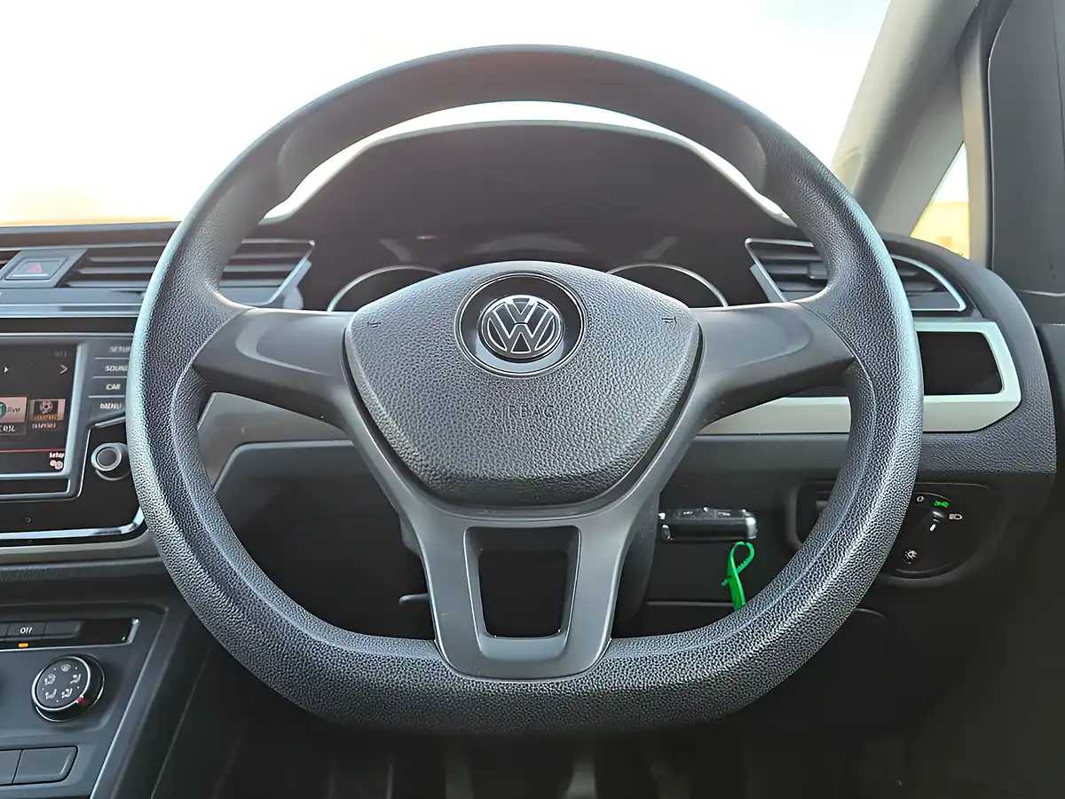 Used 2016 Volkswagen Touran Bluemotion Tech S White - Interior and Exterior details 16