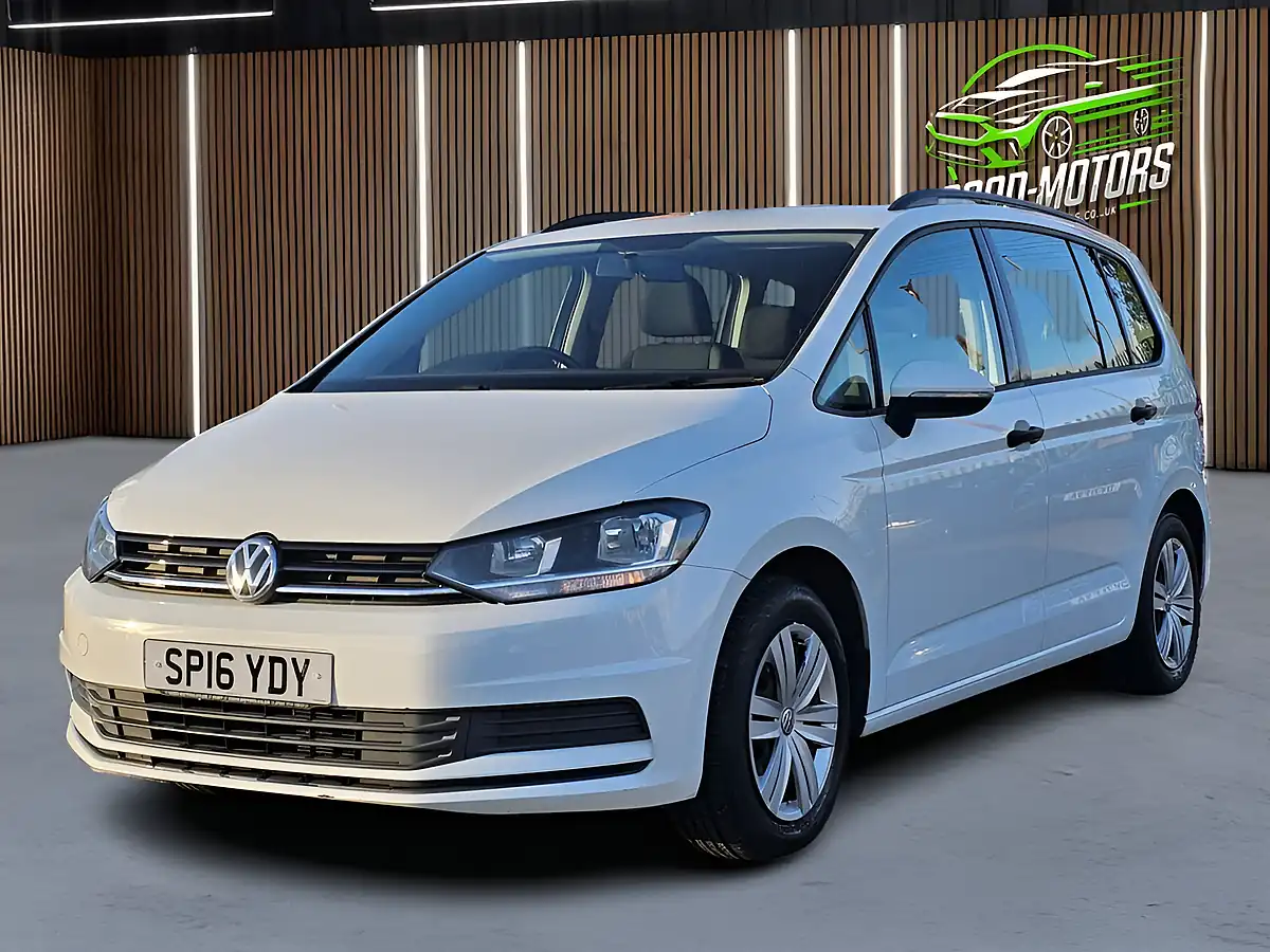 Used 2016 Volkswagen Touran Bluemotion Tech S White - Interior and Exterior details 4