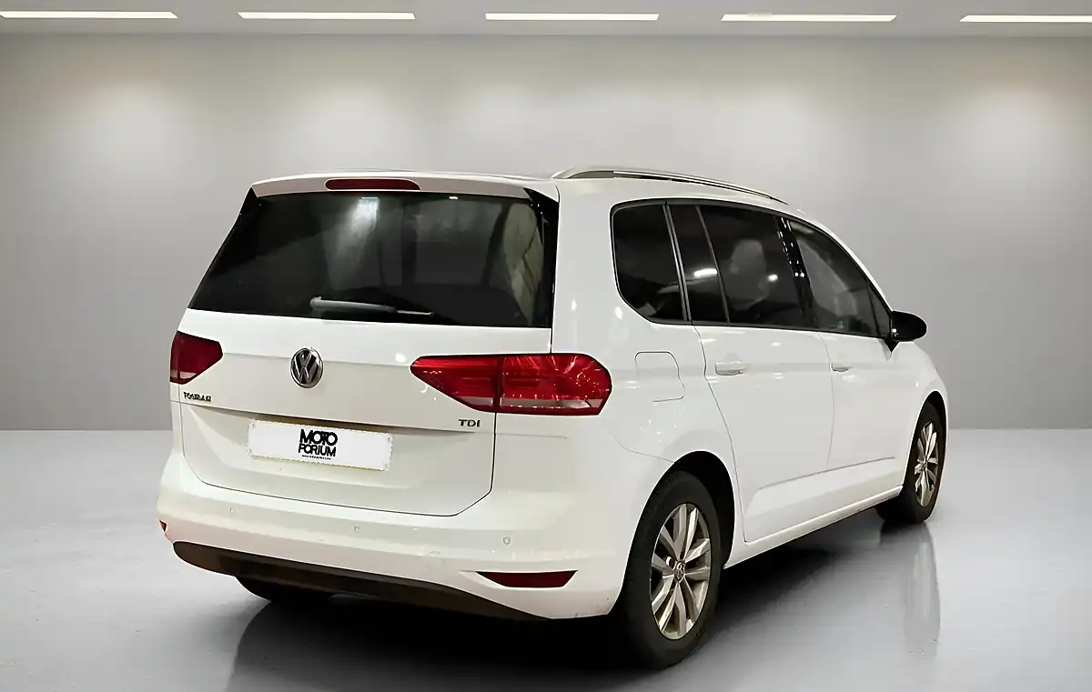 Used 2016 Volkswagen Touran Se Family White - Interior and Exterior details 10