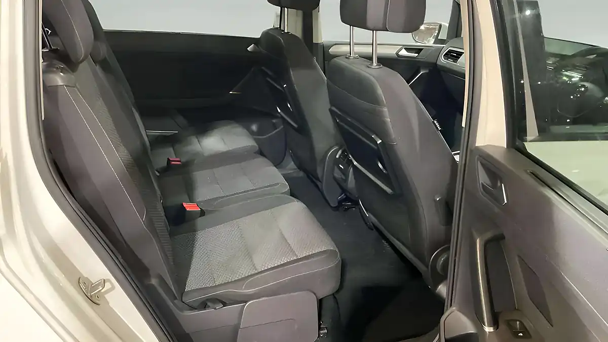 Used 2016 Volkswagen Touran Se Family White - Interior and Exterior details 7