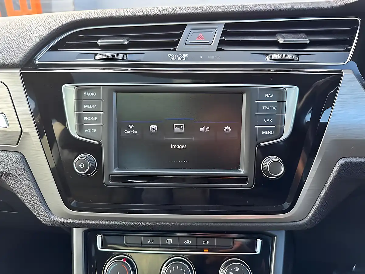 Used 2016 Volkswagen Touran Se Family White - Interior and Exterior details 14