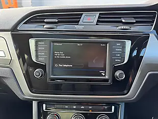 Used 2016 Volkswagen Touran Se Family White - Interior and Exterior details 15